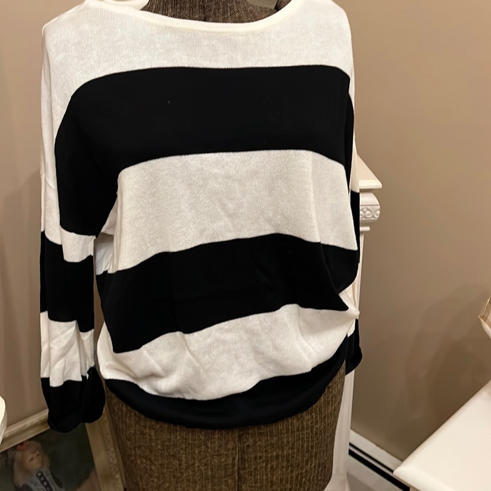 Gap black and white striped sweater - never worn